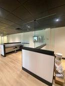 sneeze guard glass with glass connection