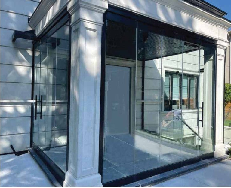 门廊可堆叠玻璃隔断系统，带平开门，适用于 10 毫米玻璃
